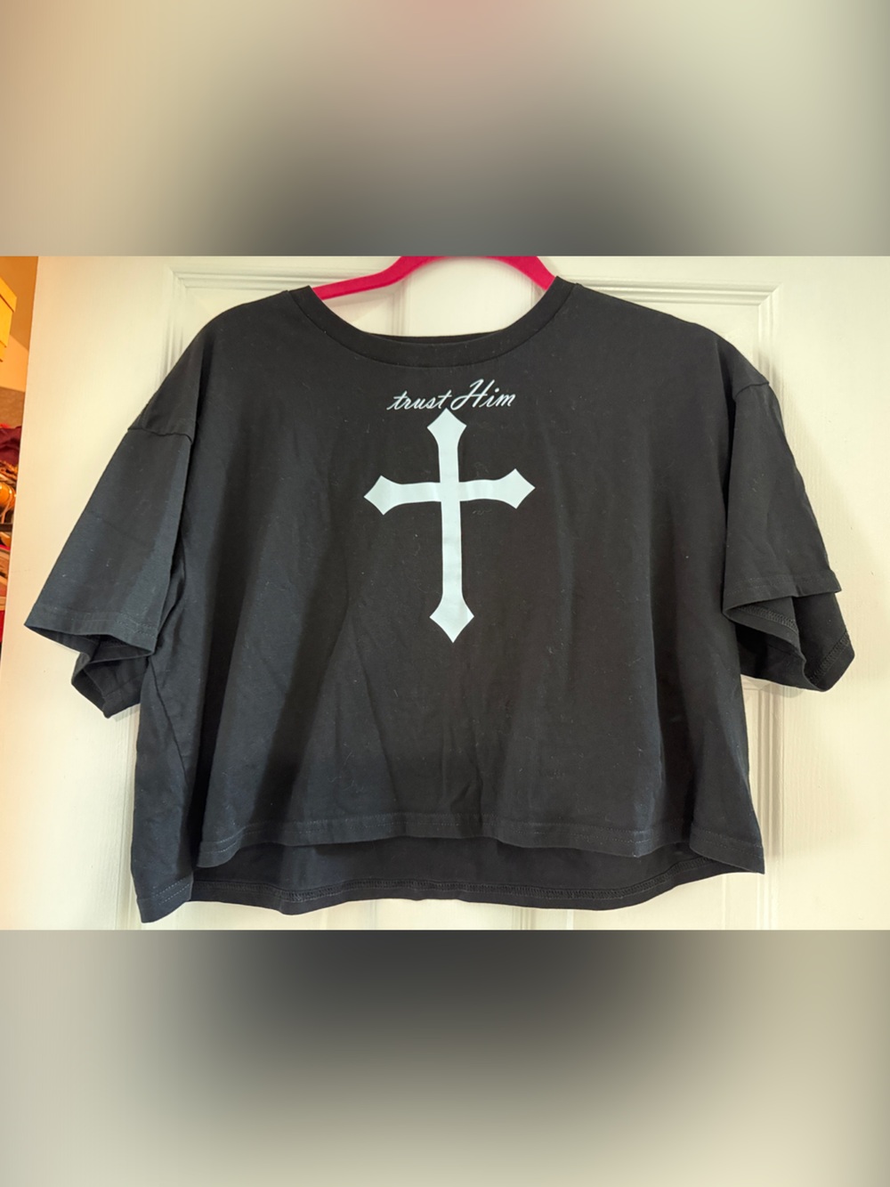 Black Trust Him Cross Graphic Cropped Tee